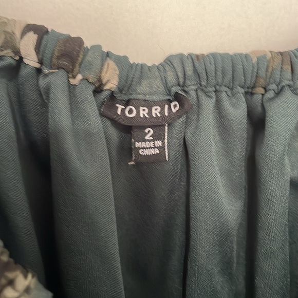 Torrid Green Floral Dress Plus Size 2 - Picture 9 of 10